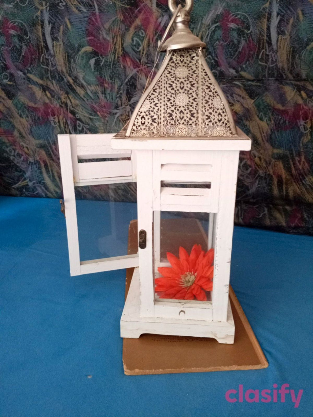 Weiße Deko Laterne Holz Metall Glas mit Ornamentdach und Tür Windlicht Kerzen A