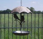 Vogeltränke Vogelbad Futterstelle zum Hängen mit Schirm Shabby Metall Gartendeko
